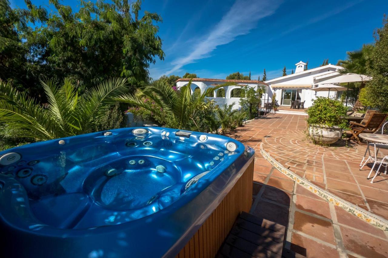 Private Heated Pool, Jacuzzi & 1225M2 Garden In Villa Cipreses Frigiliana Eksteriør bilde
