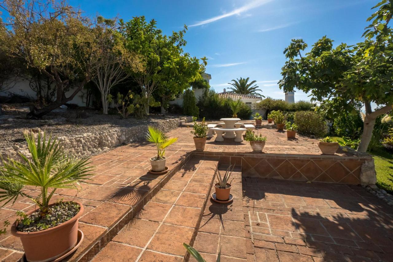 Private Heated Pool, Jacuzzi & 1225M2 Garden In Villa Cipreses Frigiliana Eksteriør bilde