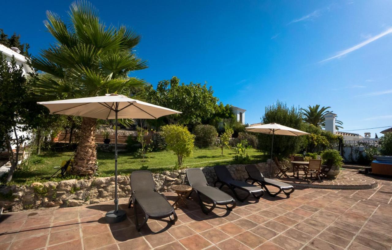 Private Heated Pool, Jacuzzi & 1225M2 Garden In Villa Cipreses Frigiliana Eksteriør bilde