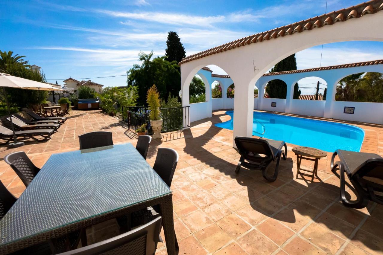 Private Heated Pool, Jacuzzi & 1225M2 Garden In Villa Cipreses Frigiliana Eksteriør bilde
