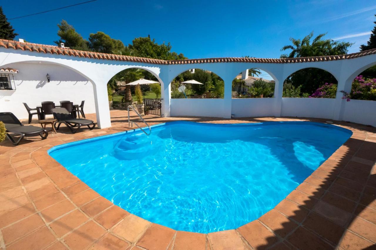 Private Heated Pool, Jacuzzi & 1225M2 Garden In Villa Cipreses Frigiliana Eksteriør bilde