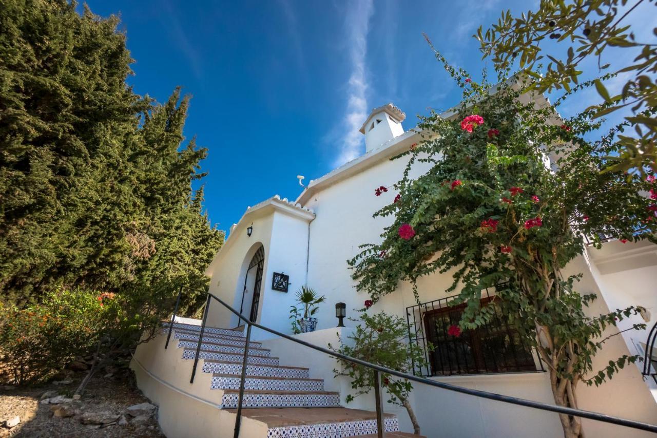 Private Heated Pool, Jacuzzi & 1225M2 Garden In Villa Cipreses Frigiliana Eksteriør bilde