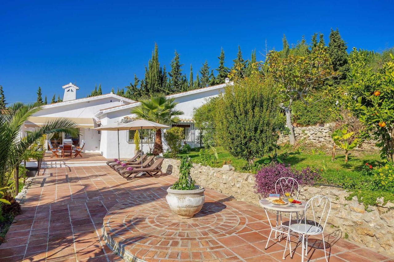 Private Heated Pool, Jacuzzi & 1225M2 Garden In Villa Cipreses Frigiliana Eksteriør bilde